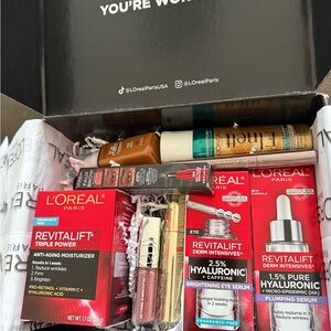 L'Oreal Revitalift Anti-Aging Moisturizer Bundle